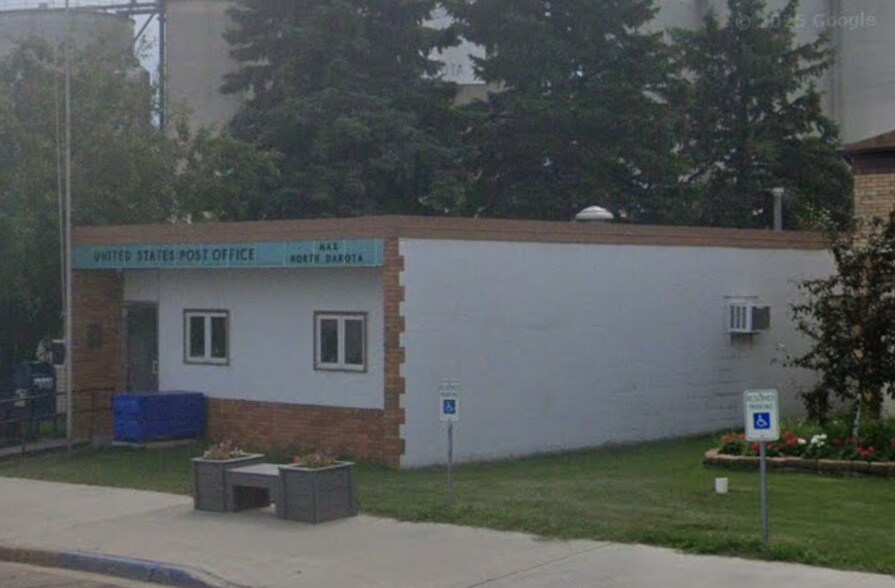 More Photos Of 211 Main St, Max Post Office For Sale