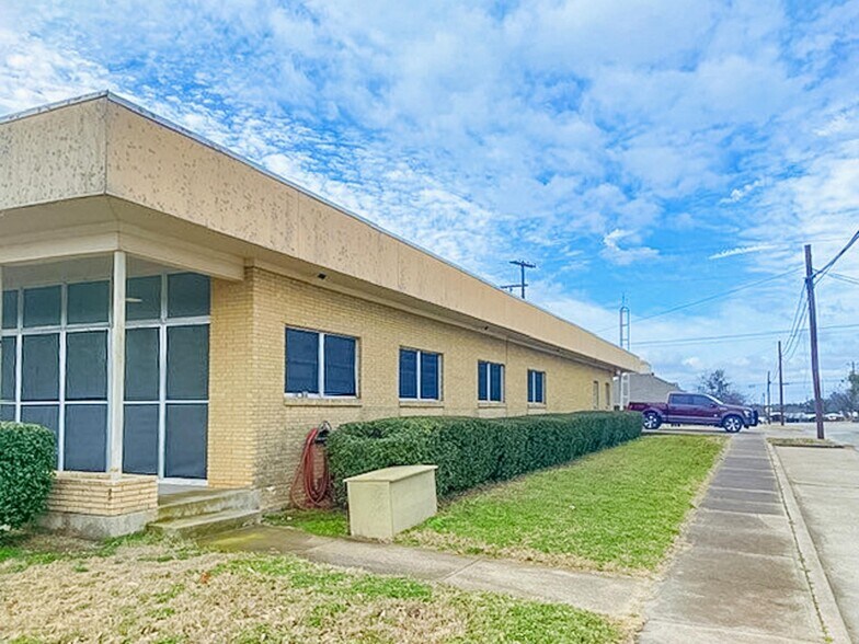 More Photos Of 1219 Parker St, Goldthwaite Specialty For Sale