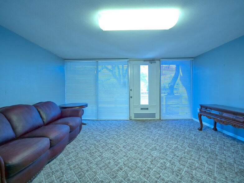 More Photos Of 629 S Broad St, Brooksville Office For Sale