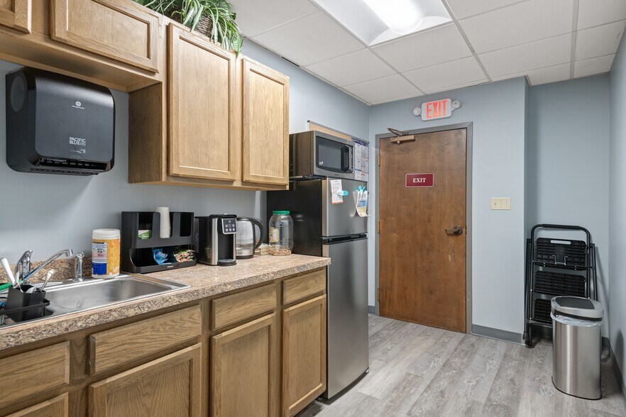 More Photos Of 99 November Dr, Camp Hill Medical For Lease