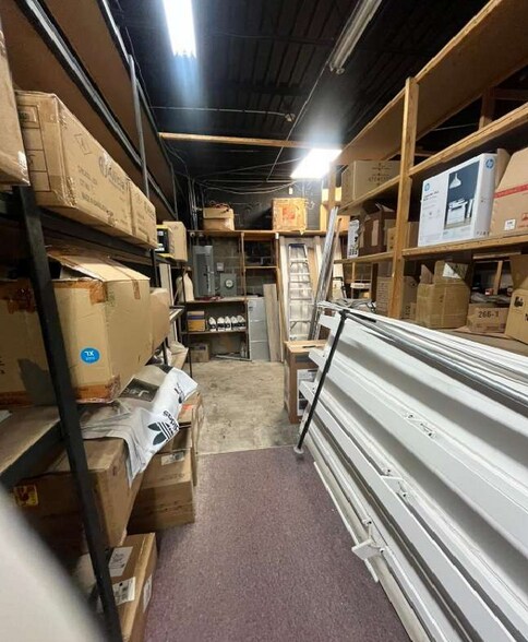 More Photos Of 232 E 47th St, Chicago General Retail For Sale