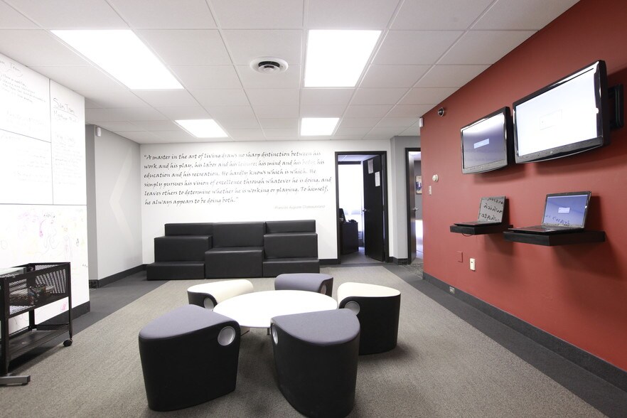 More Photos Of 1550 Old Henderson Rd, Columbus Office For Lease