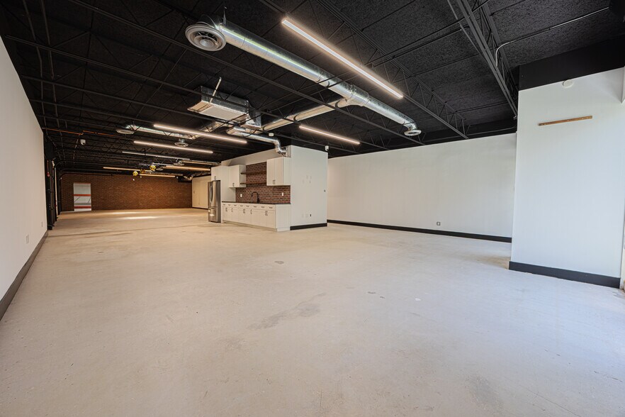 More Photos Of 705 Bond Way, Delray Beach Showroom For Sale
