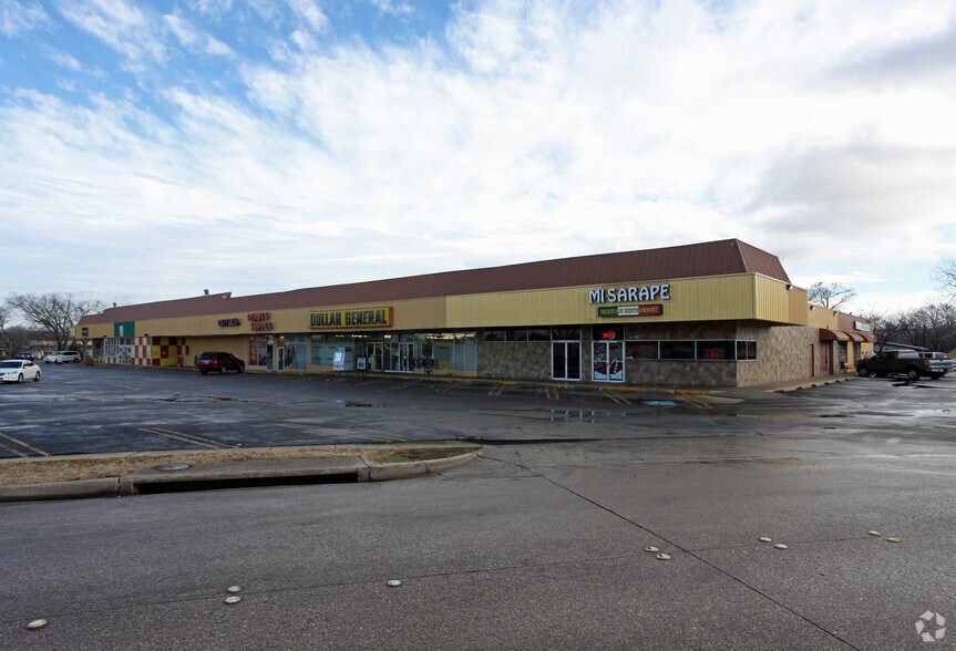 More Photos Of 1530-1560 S 1st St, Garland Storefront For Lease