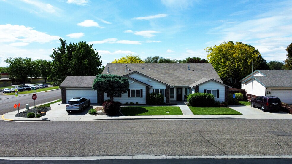 Primary Photo Of 1310 SW 12th Ave, Ontario Healthcare For Sale