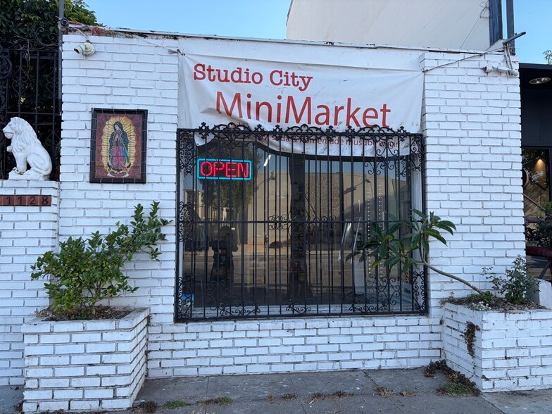More Photos Of 11128 Ventura Blvd, Studio City Storefront Retail Residential For Lease