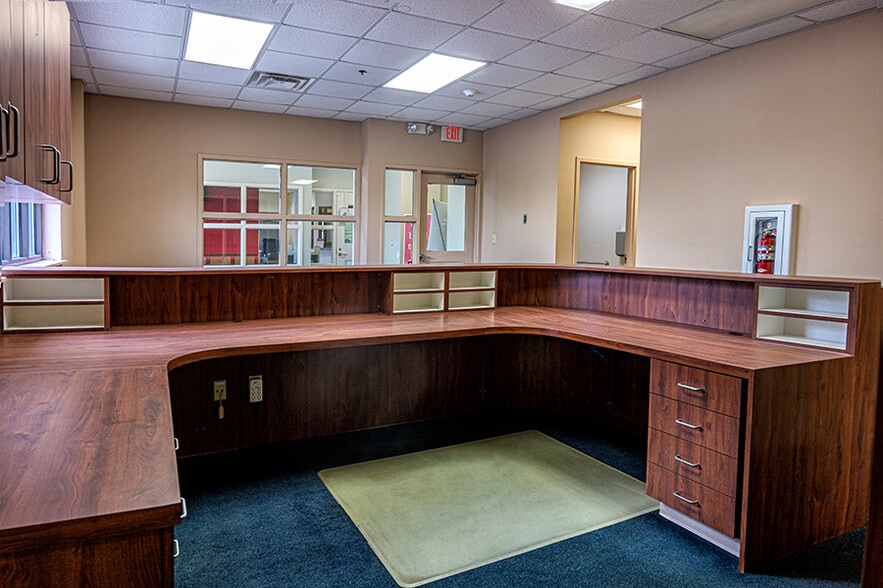 More Photos Of 2349 SW Danville Rd, Decatur Medical For Lease