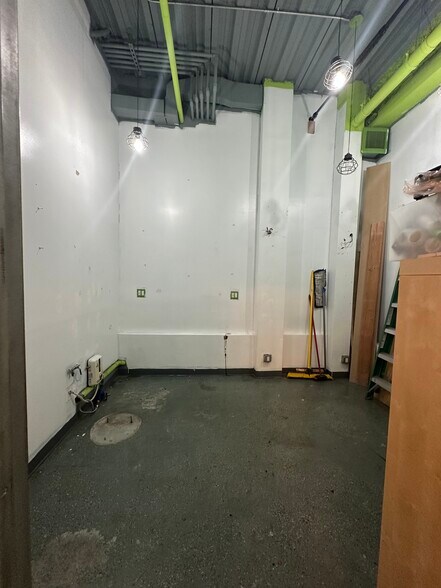 More Photos Of 180 W 9th St, Brooklyn Apartments For Lease