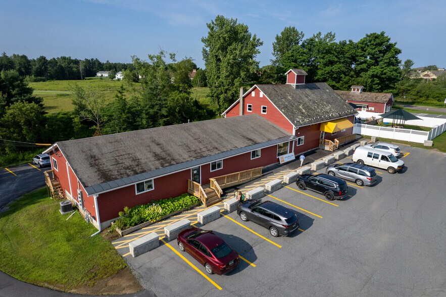 More Photos Of 51 Center Rd, Essex Freestanding For Sale