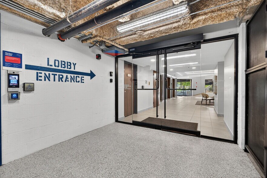 More Photos Of 3200 Red River St, Austin Medical For Lease
