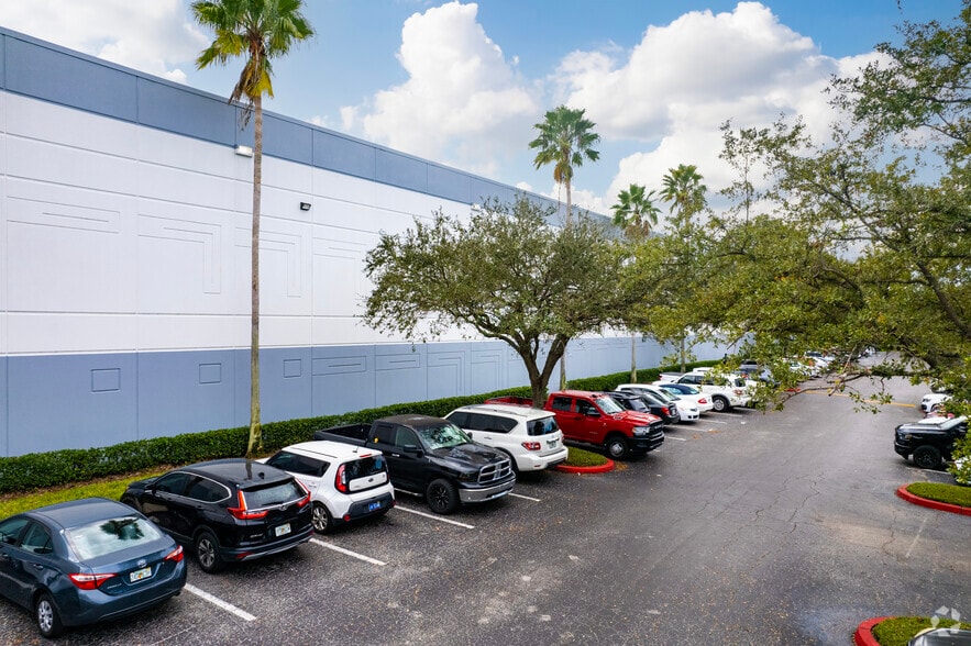 More Photos Of 7908-7936 Eagle Palm Dr, Riverview Unknown For Lease