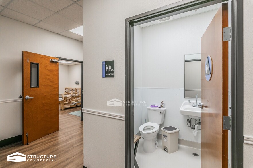 More Photos Of 6800 Bountiful Grove Dr, McKinney Daycare Center For Sale