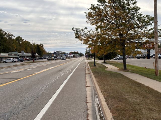 More Photos Of 425 N 5th St, Roscommon Freestanding For Sale