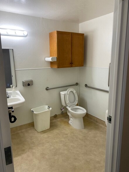 More Photos Of 3544 N Romero Rd, Tucson Warehouse For Lease