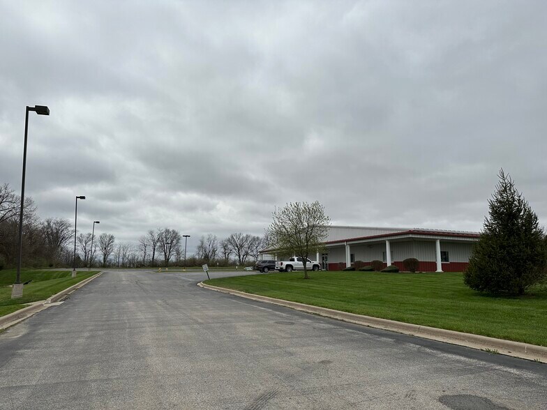 Primary Photo Of 3201 Palmyra Rd, Hannibal Office For Sale