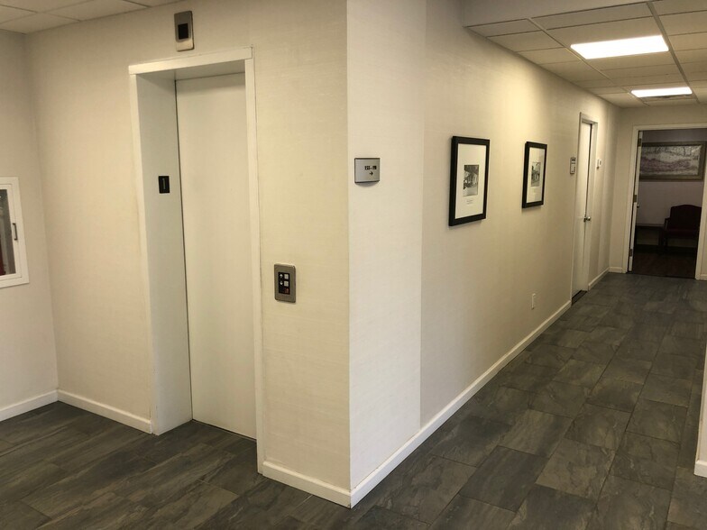 More Photos Of 333 Glen Head Rd, Old Brookville Office For Lease