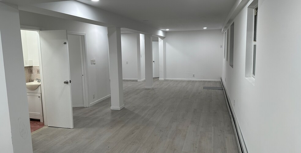 More Photos Of 15009 89th St, Howard Beach Office Residential For Lease