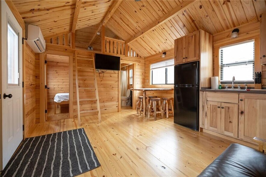 More Photos Of 7632 Centerville Rd, Houghton Trailer Camper Park For Sale