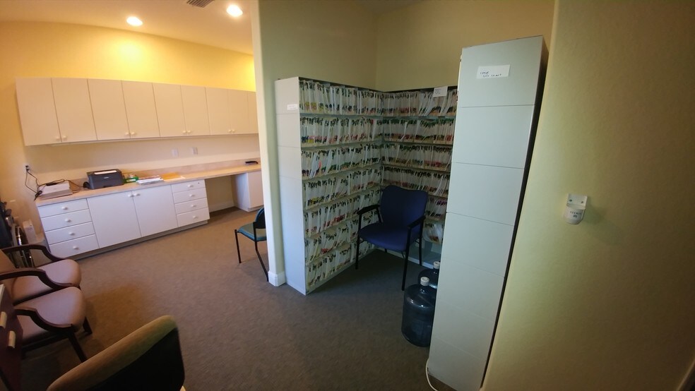 More Photos Of 530 SE 16th Pl, Cape Coral Medical For Lease