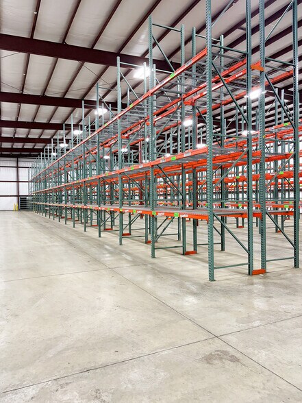 More Photos Of 716 Airport Rd, Palmyra Distribution For Lease