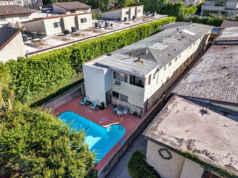 More Photos Of 14258 Dickens St, Sherman Oaks Apartments For Sale