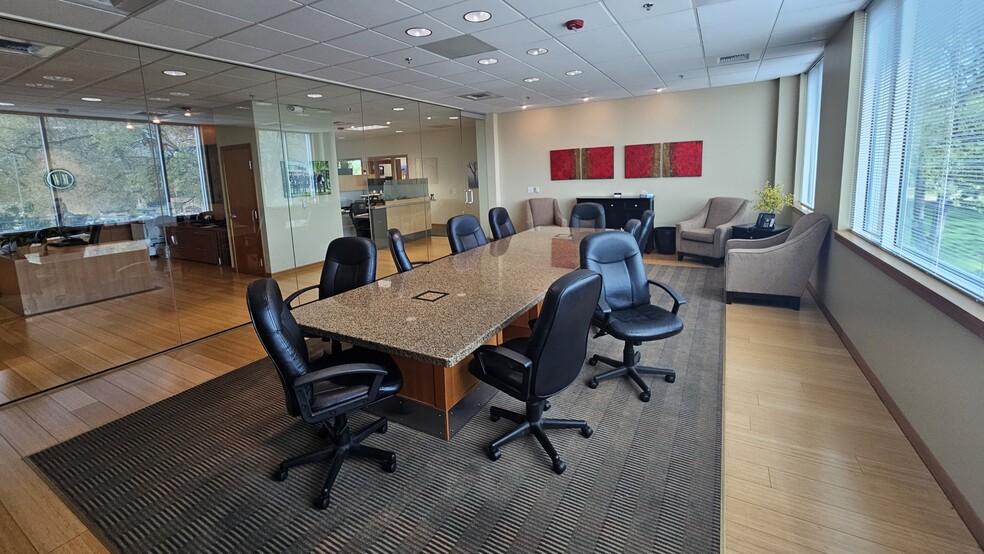 More Photos Of 1700 Hudson St, Longview Office For Lease