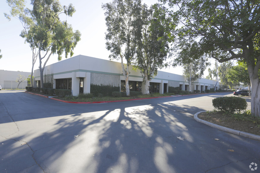 Primary Photo Of 11562 Knott St, Garden Grove Warehouse For Lease