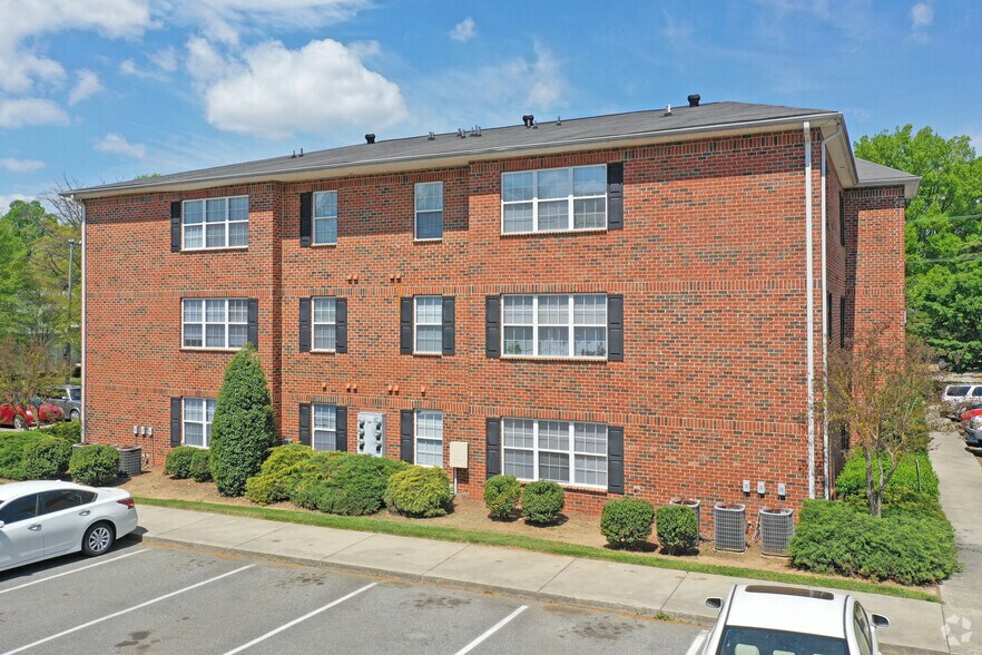 More Photos Of 1911-1923 Spring Garden St, Greensboro Apartments For Sale