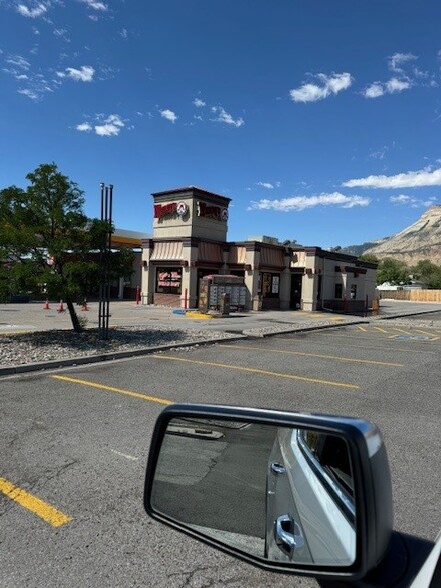 Primary Photo Of 195 S Columbine Ct, Parachute Fast Food For Sale