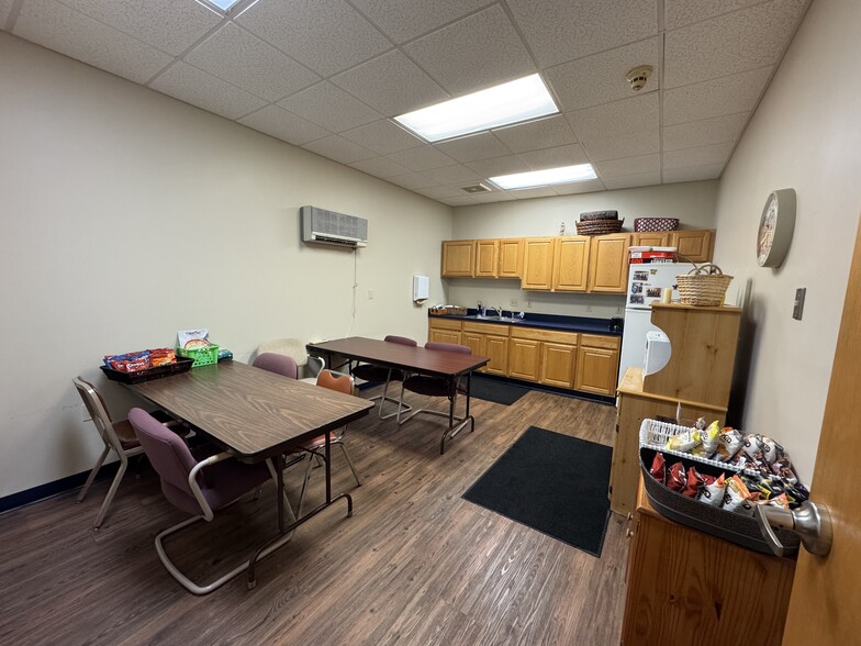 More Photos Of 620 W Edison Rd, Mishawaka Unknown For Lease