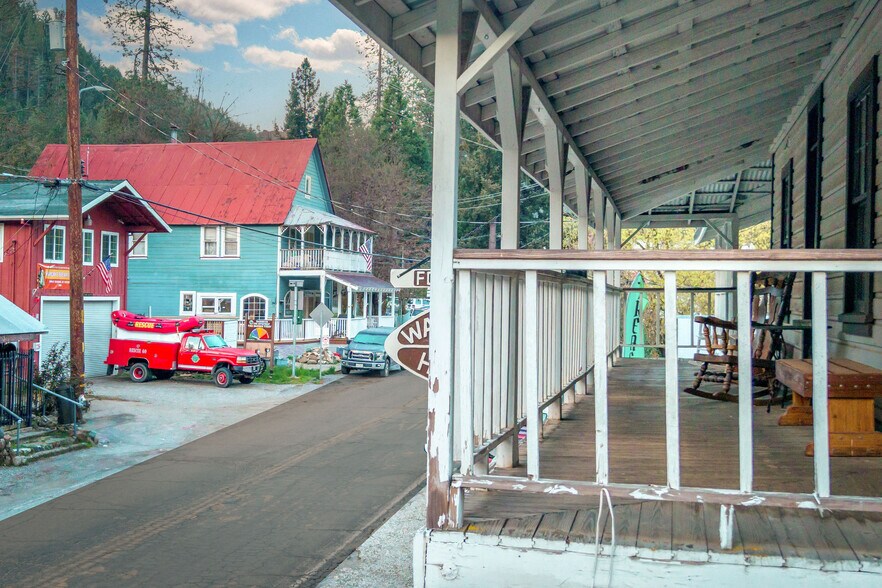 More Photos Of 15432 Washington Rd, Washington Storefront Retail Residential For Sale