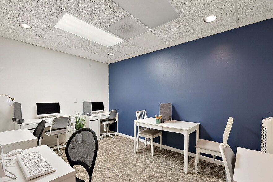 More Photos Of 609 W Montrose St, Clermont Office For Sale