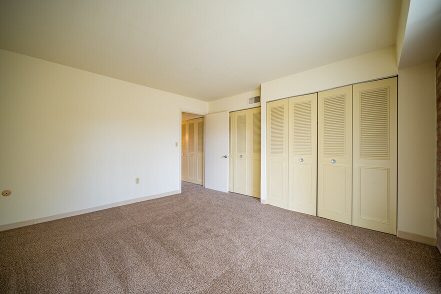 More Photos Of 2550 Second St, Cuyahoga Falls Apartments For Sale