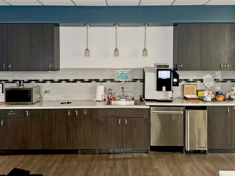 More Photos Of 333 University Ave, Sacramento Coworking Space