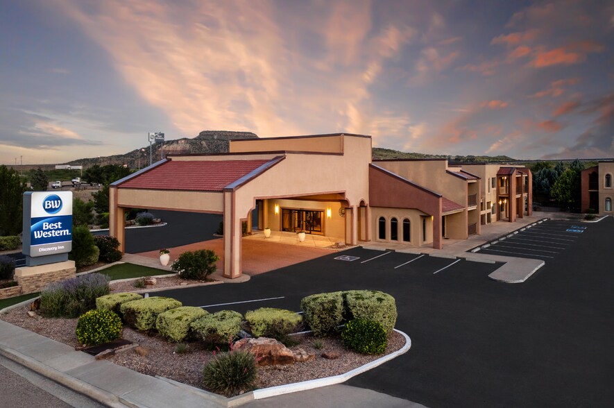 Primary Photo Of 200 E Estrella Ave, Tucumcari Hotel For Sale