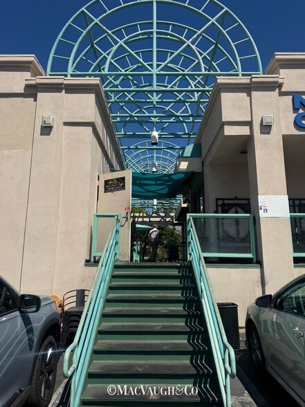 More Photos Of 950 E Colorado Blvd, Pasadena Unknown For Lease