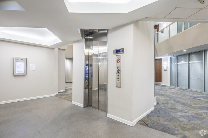 More Photos Of 140 Stoneridge Dr, Columbia Office For Lease