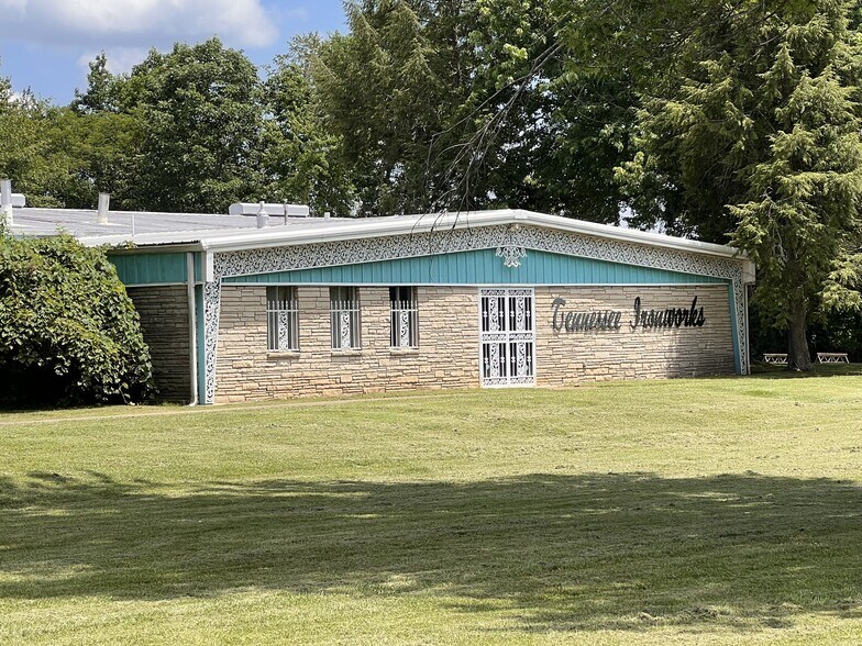 More Photos Of 125 McAdoo Creek Rd, Clarksville Warehouse For Sale
