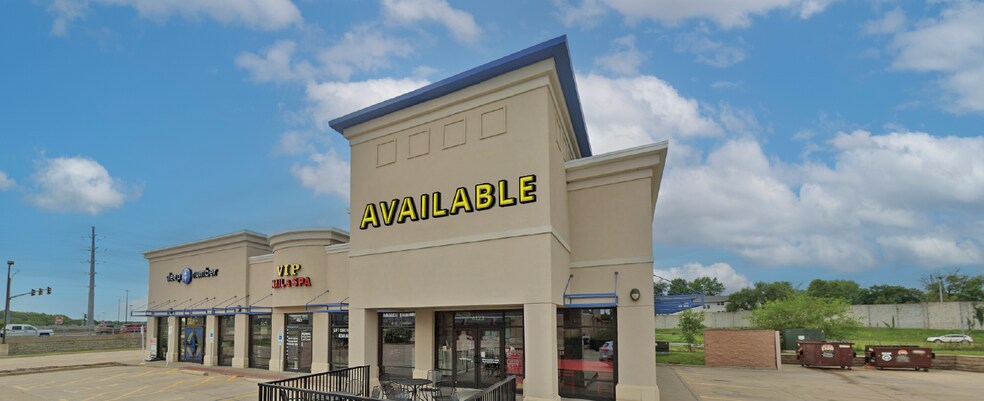 More Photos Of 4123 N Sterling Ave, Peoria Freestanding For Lease
