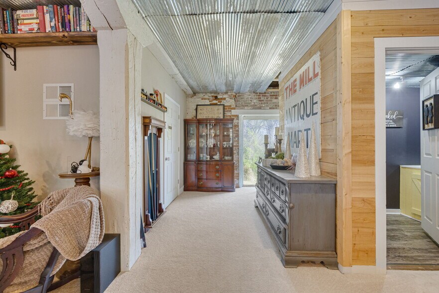 More Photos Of 305 N Main St, Ste Genevieve Storefront Retail Residential For Sale