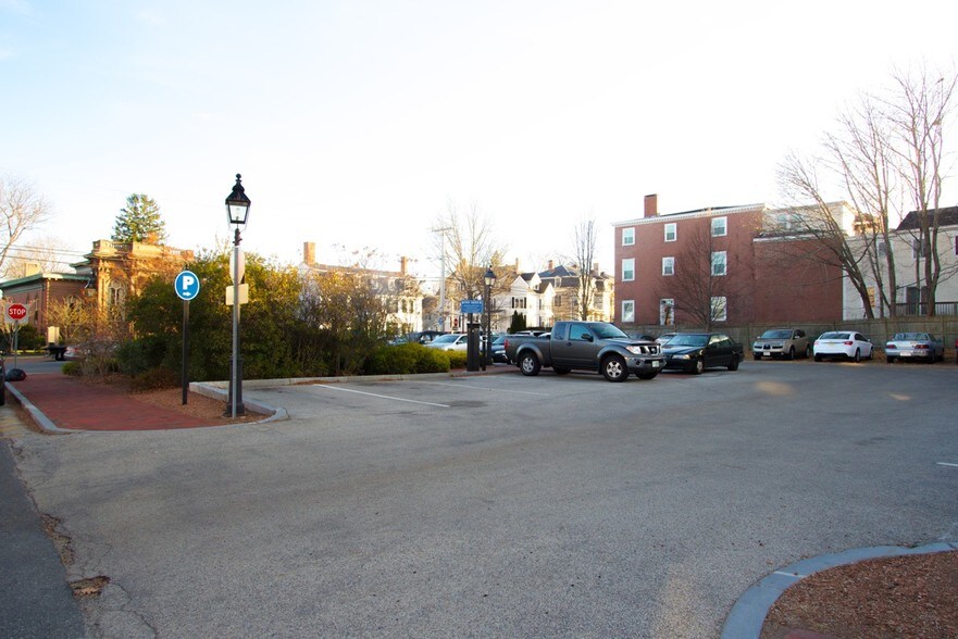 More Photos Of 1 Harris St, Newburyport Medical For Lease