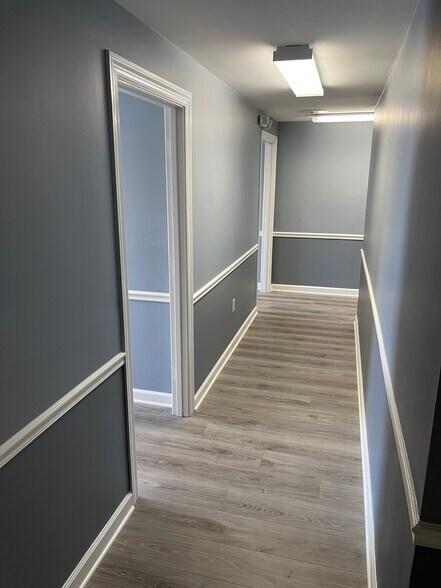 More Photos Of 131 Indian Lake Rd, Hendersonville Loft Creative Space For Lease
