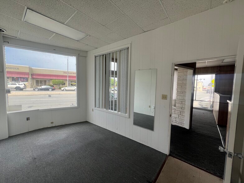 More Photos Of 1280 Fremont Blvd, Seaside Storefront For Lease