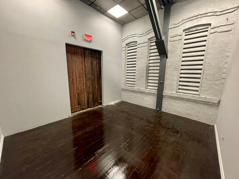 More Photos Of 1906 N Armenia Ave, Tampa Loft Creative Space For Lease