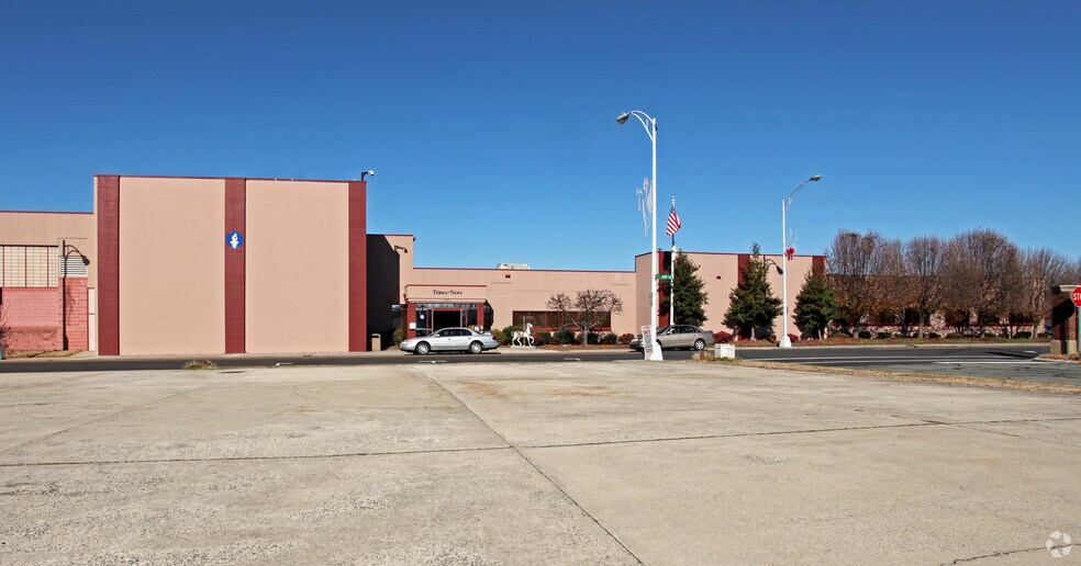 More Photos Of 707 S Main St, Burlington Manufacturing For Lease