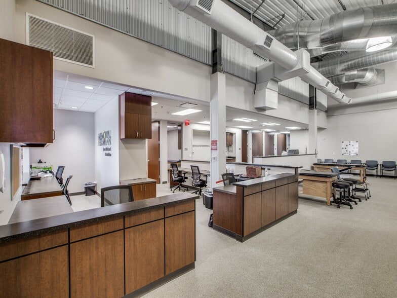 More Photos Of 19711 Stuebner Airline Rd, Spring Medical For Sale