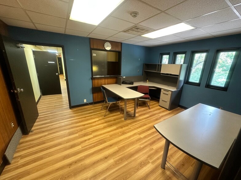 More Photos Of 106 Nate Whipple Hwy, Cumberland Office For Lease