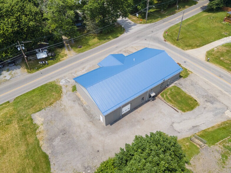 More Photos Of 1516 S Lincoln Ave, Salem Freestanding For Sale