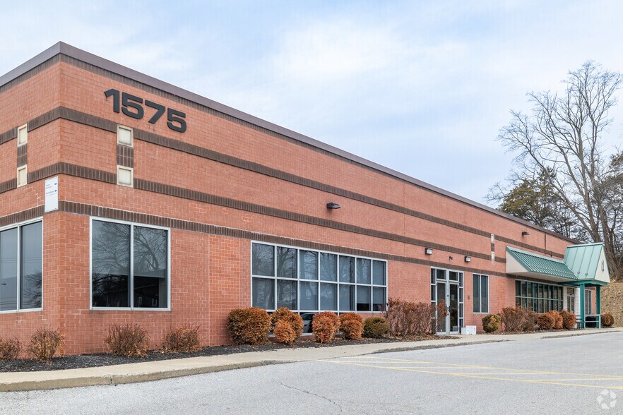 More Photos Of 1575 Bannister St, West York Medical For Lease