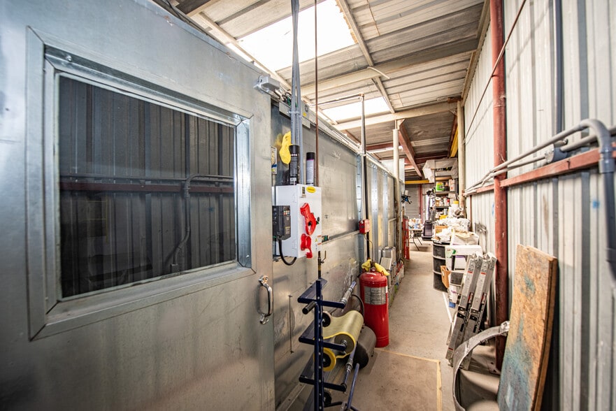 More Photos Of 1121-1135 Sweetwater Ln, Spring Valley Manufacturing For Lease